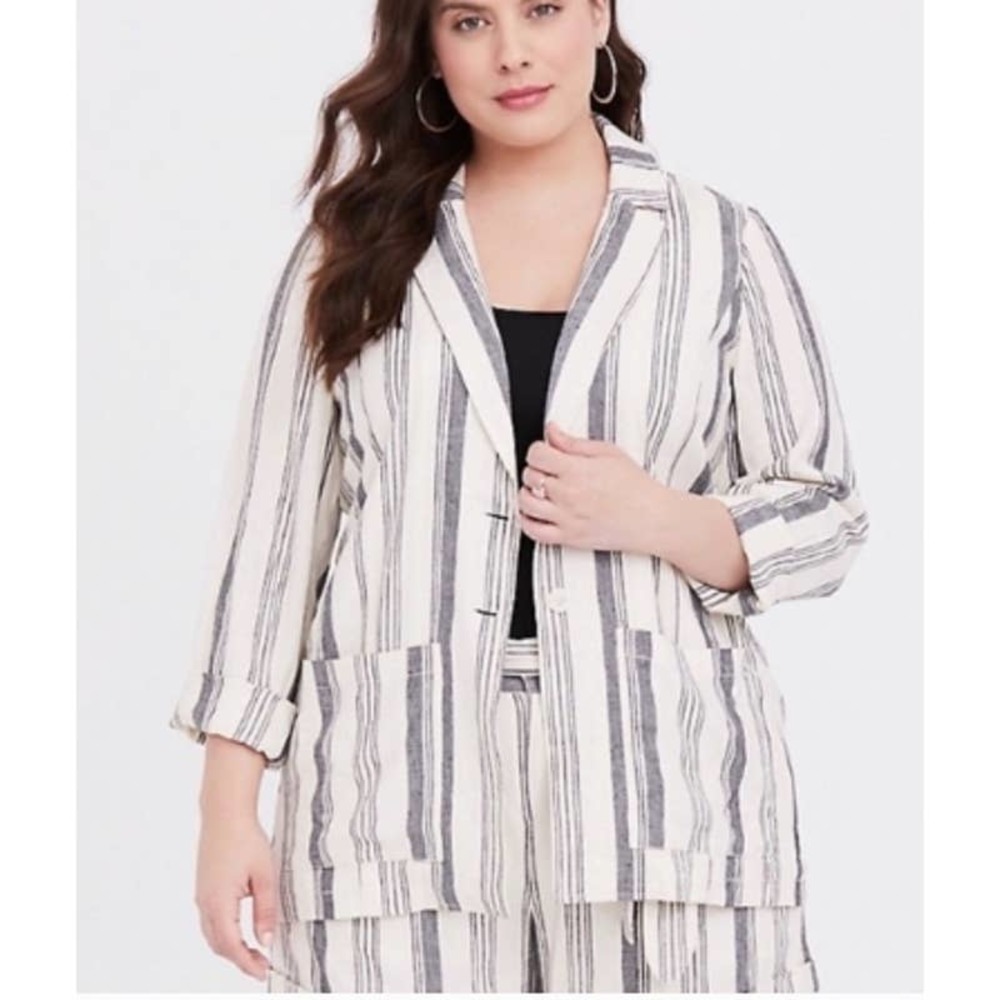 Torrid Linen Blazer Striped Casual Comfort 2 Button Size 3‎ - Picture 2 of 11